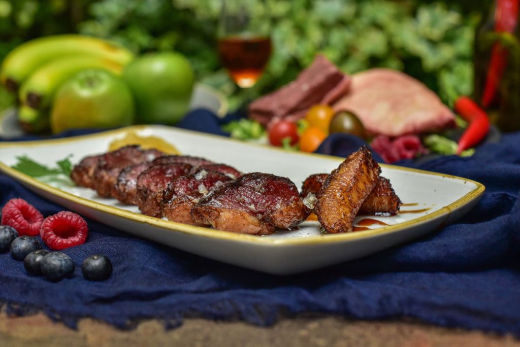 Restaurante Las Maravillas en Ronda (Málaga) - Magret de pato, manzana ácida y reducción de vino tinto